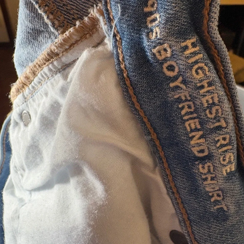 American Eagle Highest Rise Boyfriend Denim Shorts‎ Distressed Size 2